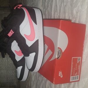 Nike Court Borrough Mid 2